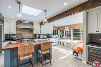 Building Photo - 12413 Beatrice St