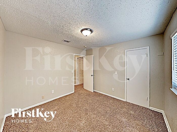 Building Photo - 18115 Brooknoll Dr