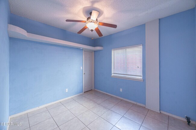 Building Photo - 749 Linda Johnson Ave