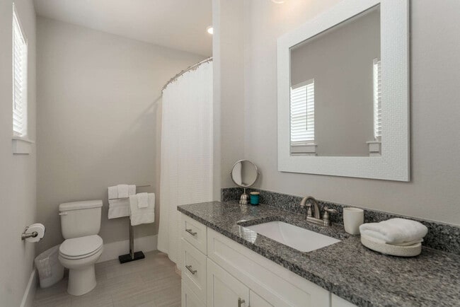 Building Photo - 374 Gulfview Cir