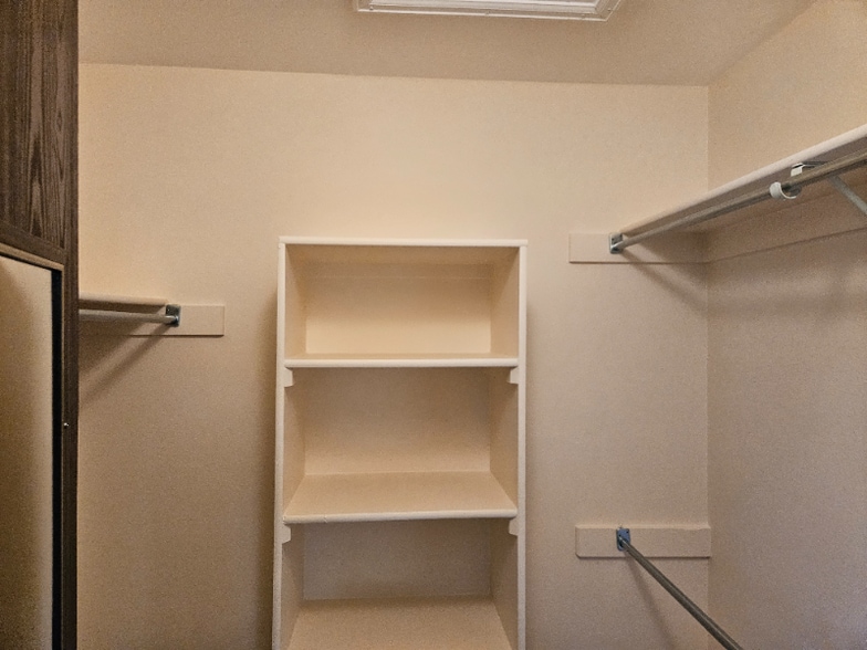 Building Photo - 912 Tenderfoot Hill Rd