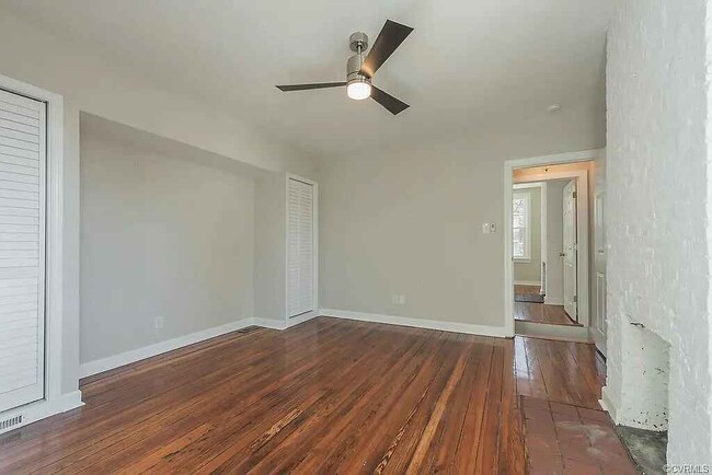 Building Photo - 2 N Plum St