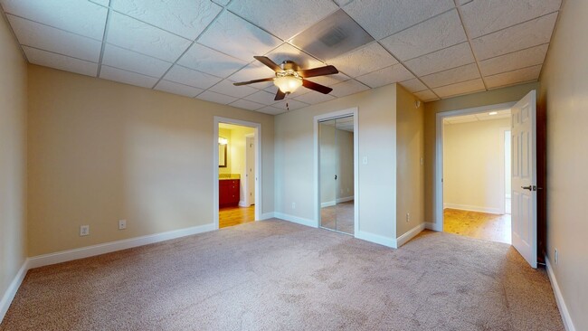 Building Photo - 236 Chatham St