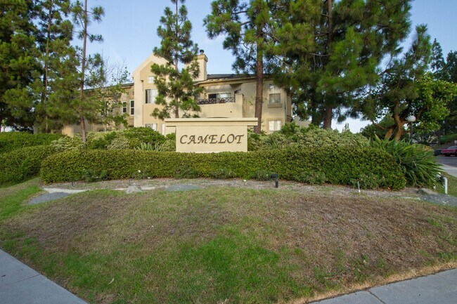 Building Photo - 2 Bedroom, 2 Bath Condo in Eastlake Shores