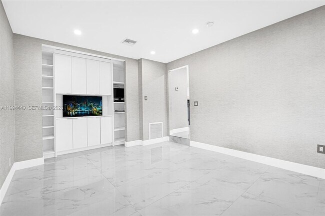 Building Photo - 4225 SW 133rd Ct