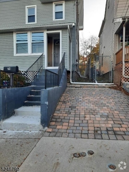 Building Photo - 74 Fern Ave
