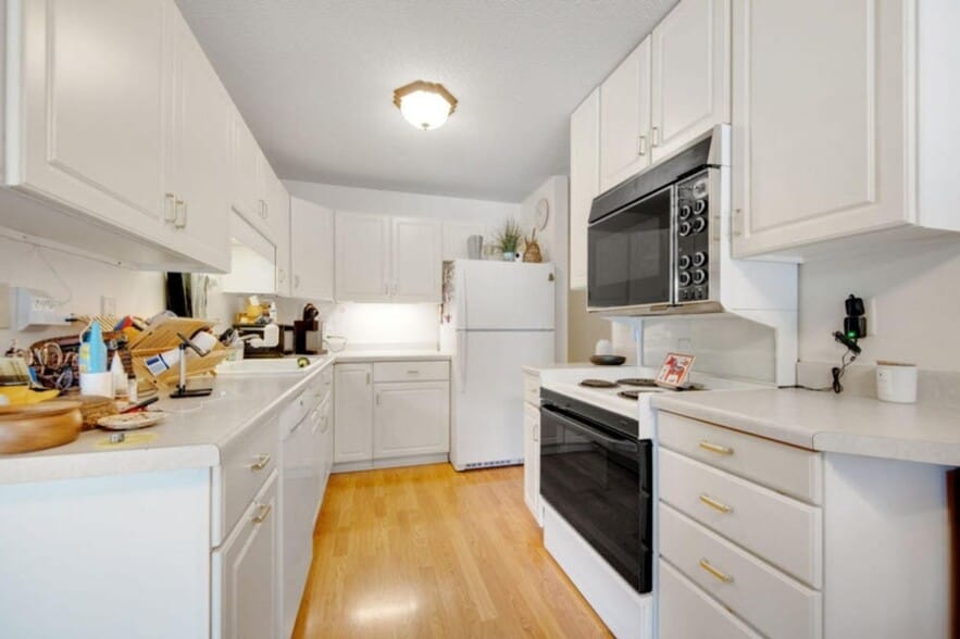 Building Photo - 6201 St Croix Trail N