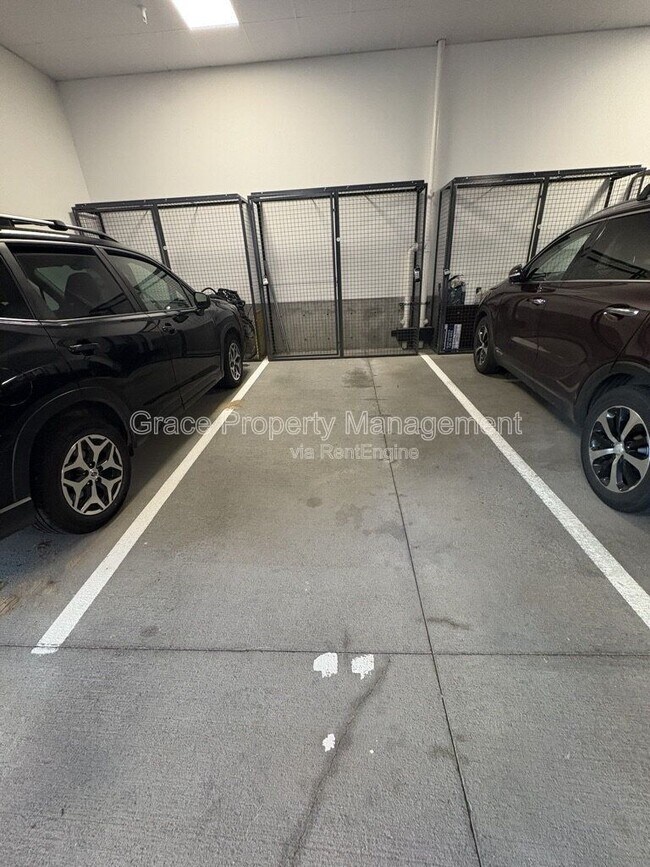 Building Photo - 3500 S Corona St