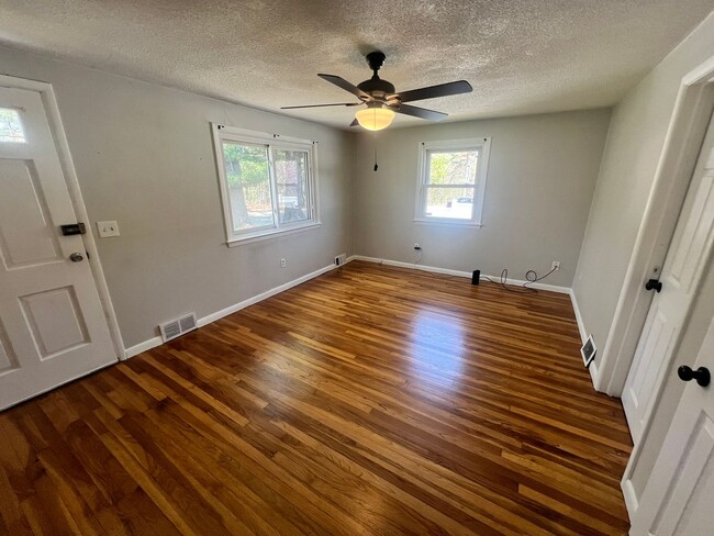 Building Photo - Single Family Ranch for Rent In Sixteen Ac...