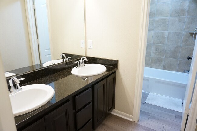 Building Photo - 6015 Mystic Berry Dr