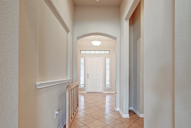 Building Photo - 402 Conchola Ln