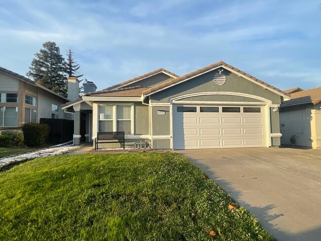 Building Photo - 6003 Kuvasz Ct