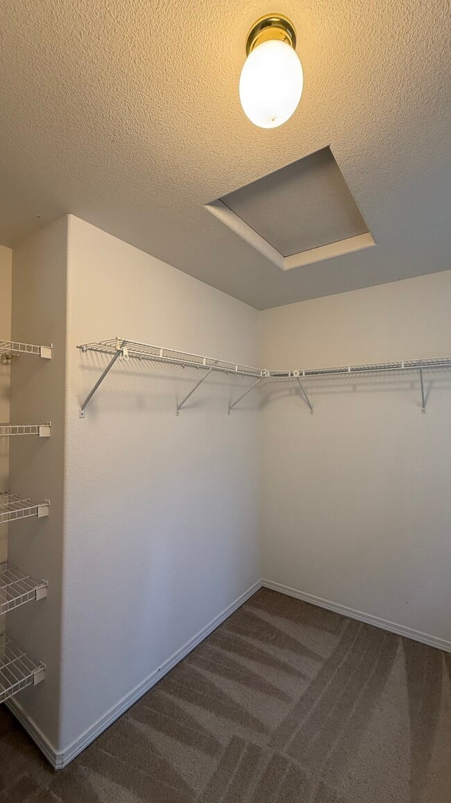 Building Photo - 16316 NE 43rd Way