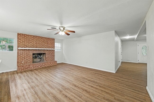 Building Photo - 325 Belmont Dr
