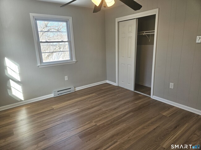 Building Photo - 131 Milford St Ext