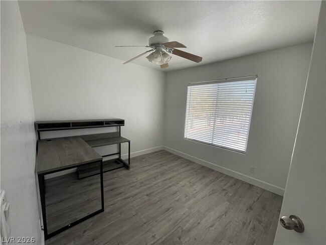 Building Photo - 1521 Linnbaker Ln