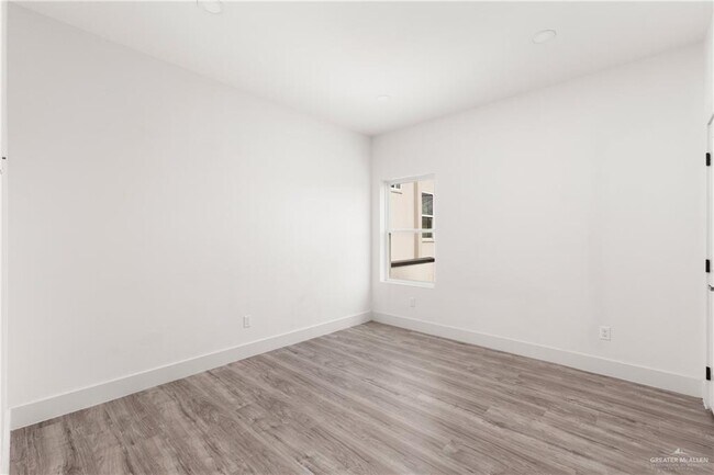 Building Photo - 15 S 42nd St