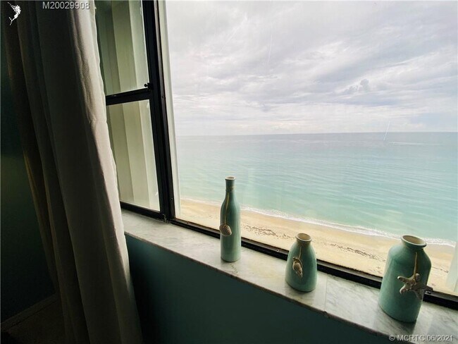Building Photo - 9400 S Ocean Dr
