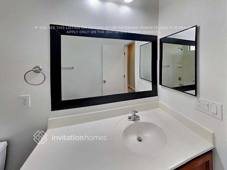 Building Photo - 19167 W Monroe St