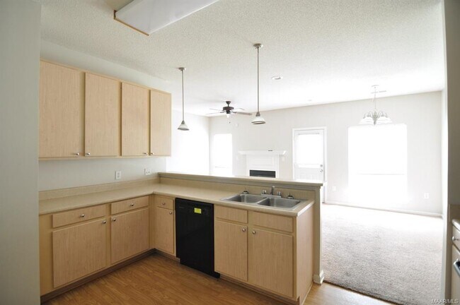 Building Photo - 44 Pine Meadows Cir
