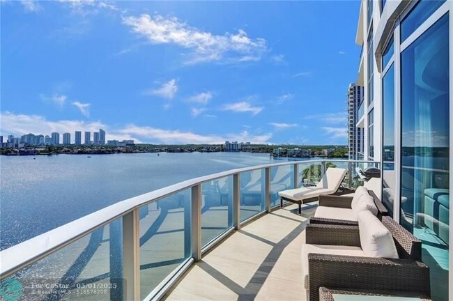 Building Photo - 17301 Biscayne Blvd