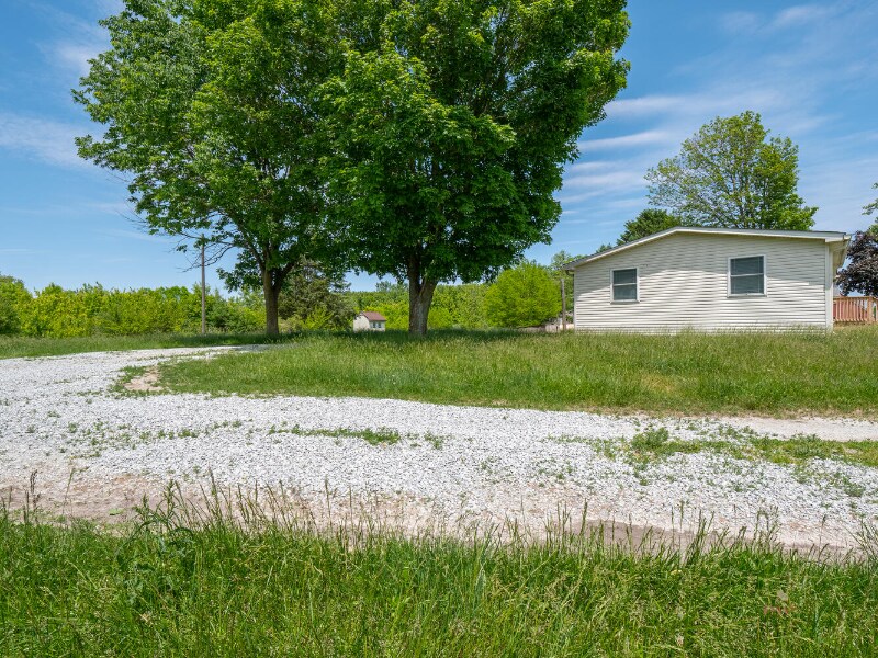Building Photo - 5784 250N