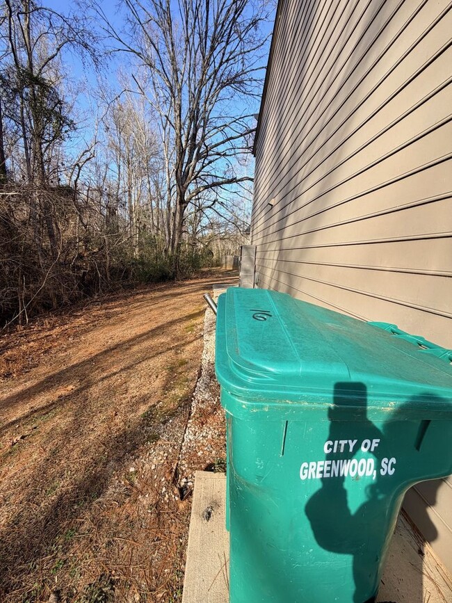 Building Photo - 303 Haltiwanger Rd