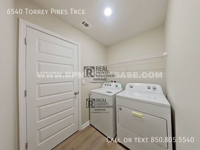Building Photo - 6540 Torrey Pnes Trce