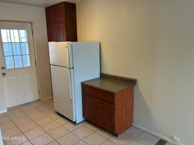 Building Photo - 1349 E Sahuaro Dr