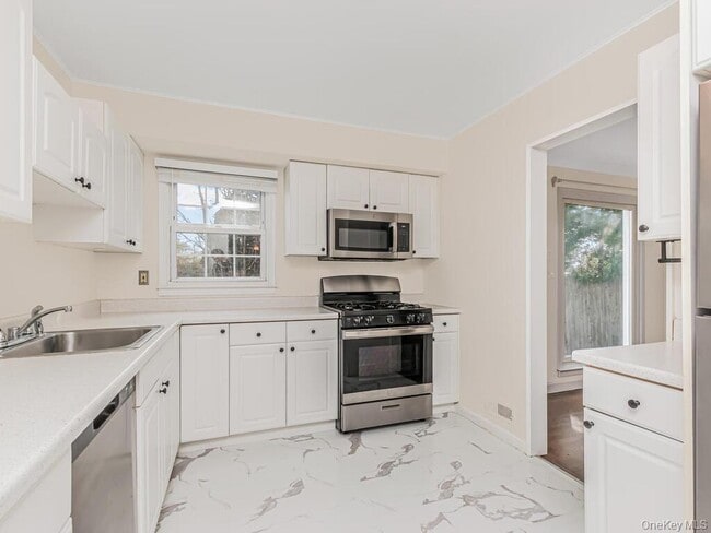 Building Photo - 42 Tower Hill Dr