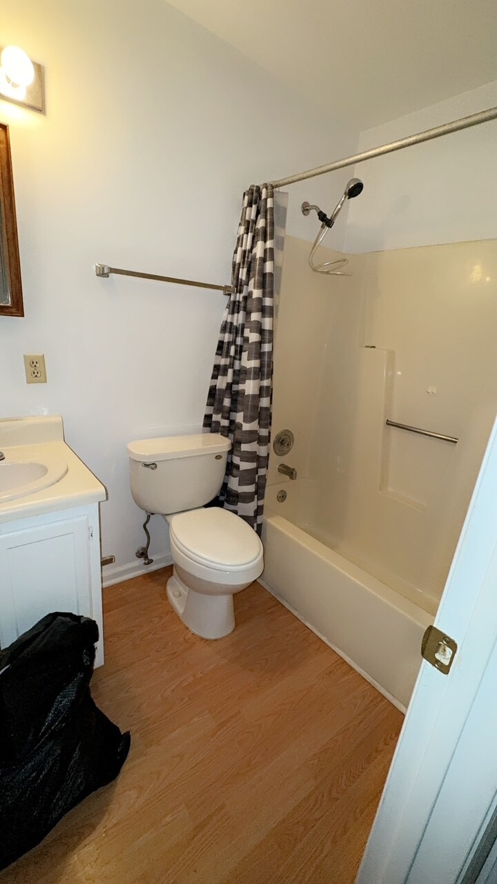 Building Photo - 2420 Ridge Rd