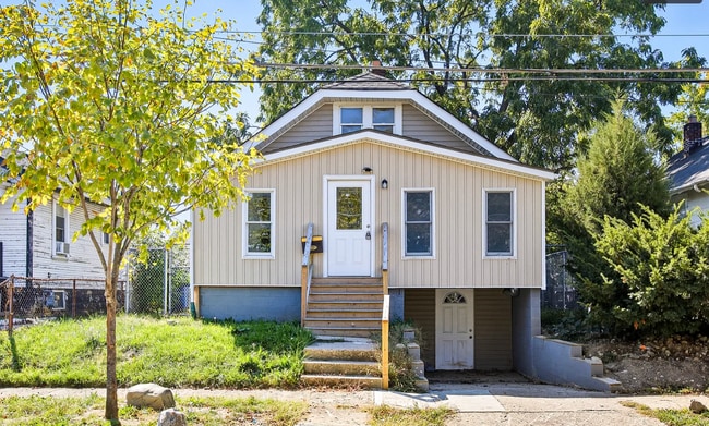 Primary Photo - 867 E 12th Ave