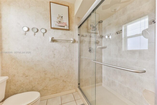 Building Photo - 407 SW 37th St