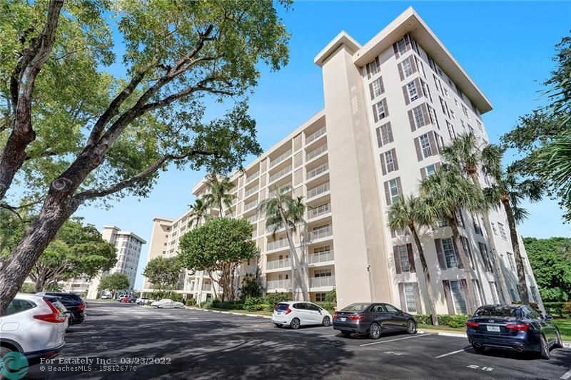 Building Photo - 2661 S Course Dr