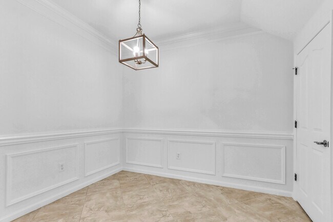 Building Photo - 826 Dakota Dr