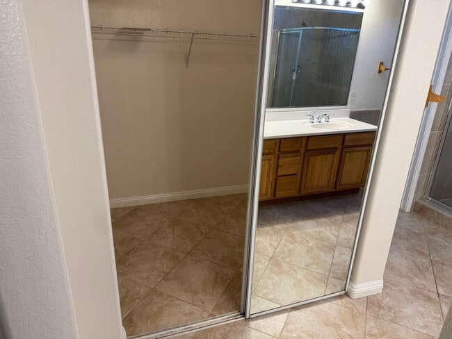 Building Photo - 8800 Crescent Ridge Ln