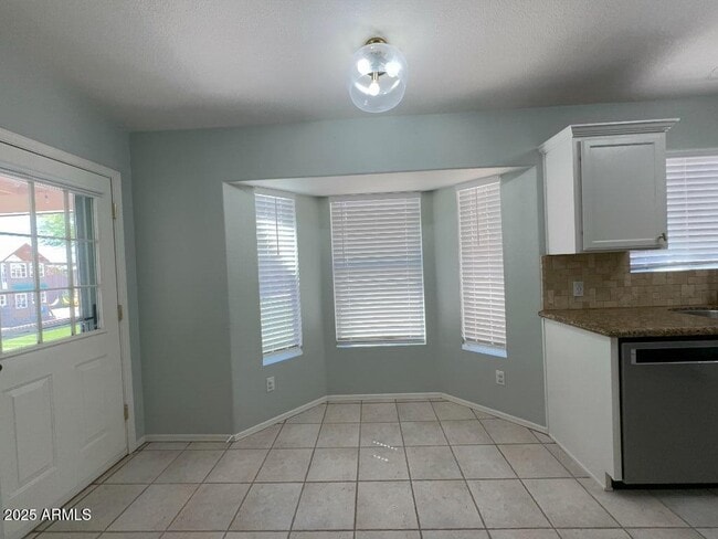 Building Photo - 3876 Camino del Vara