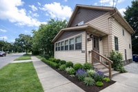 Building Photo - Spacious 3-Bed Single-Family Home in Quiet Kenmore Neighborhood