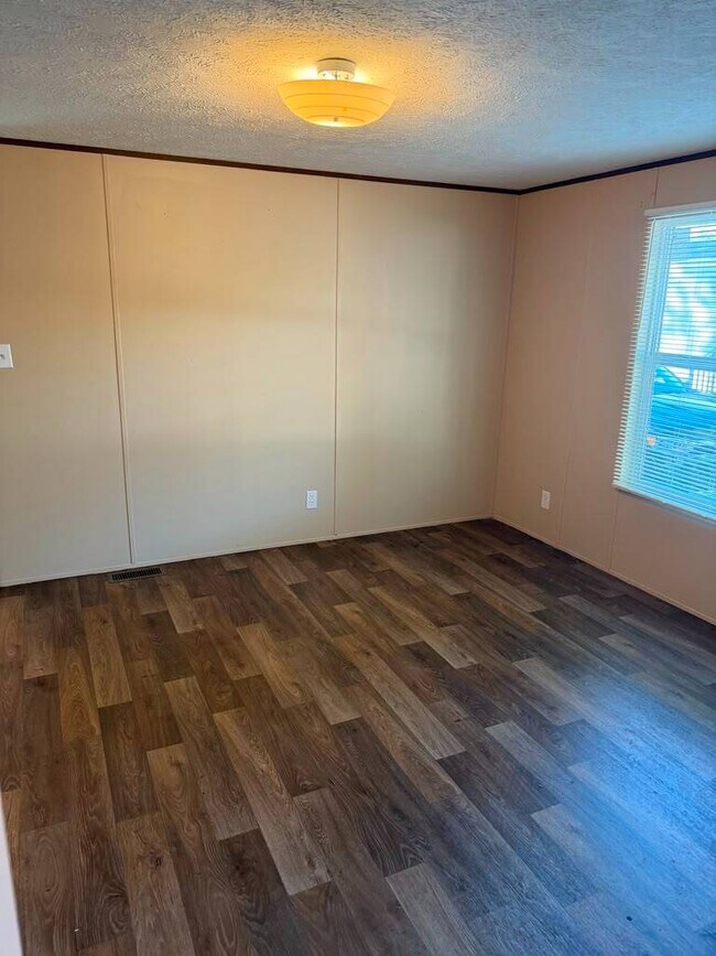 Building Photo - 1109 Teneile St