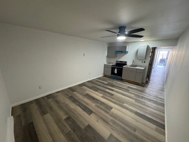 Building Photo - 227 E Catawissa St