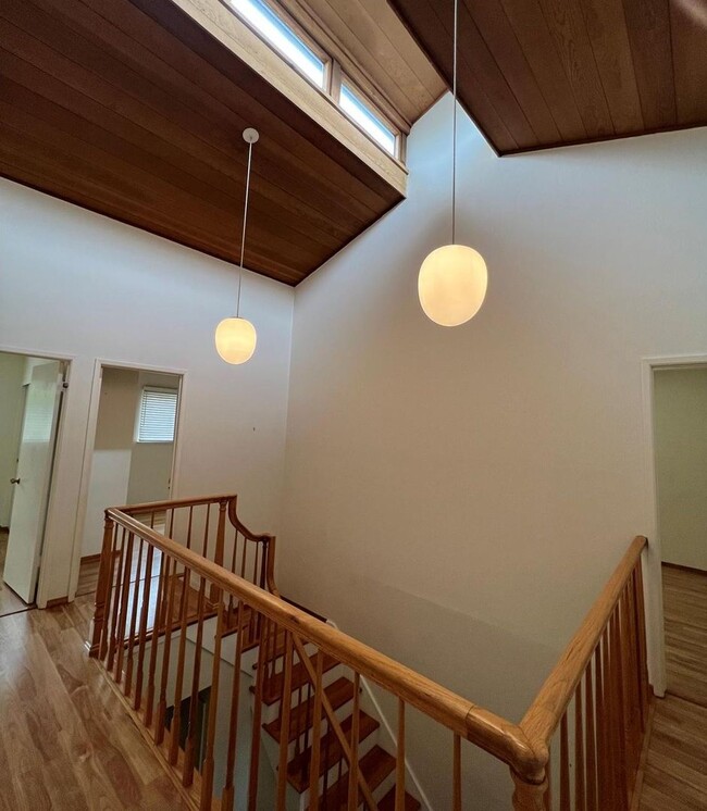 Building Photo - Elegant Executive Home Westborough SSF  5 ...