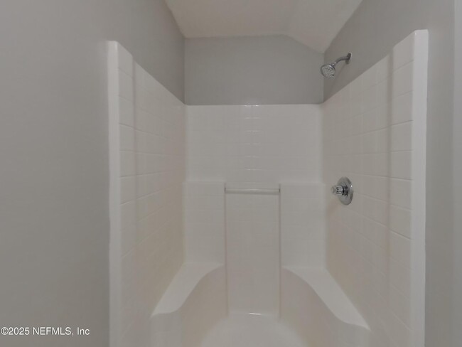 Building Photo - 3208 Ginny Lake Dr