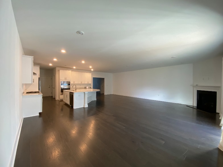 Building Photo - 3105 Aviator Ave