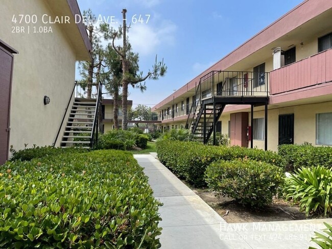 Building Photo - 4700 Clair Del Ave