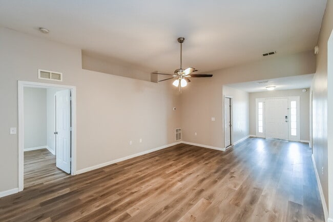 Building Photo - 5342 Arlington Rd