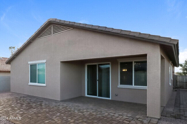 Building Photo - 25068 W Wayland Dr