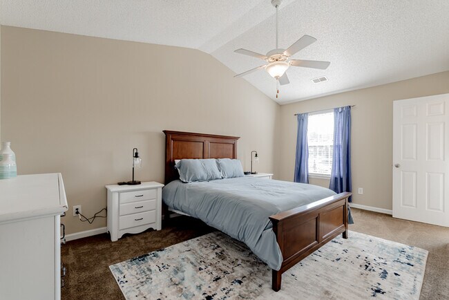 Building Photo - Furnished Rental