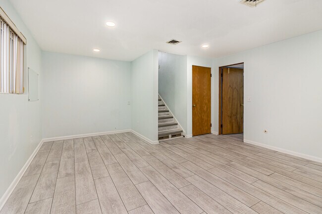 Building Photo - 307 Norfolk St