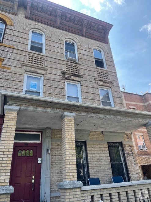 Building Photo - 98 Bristol St