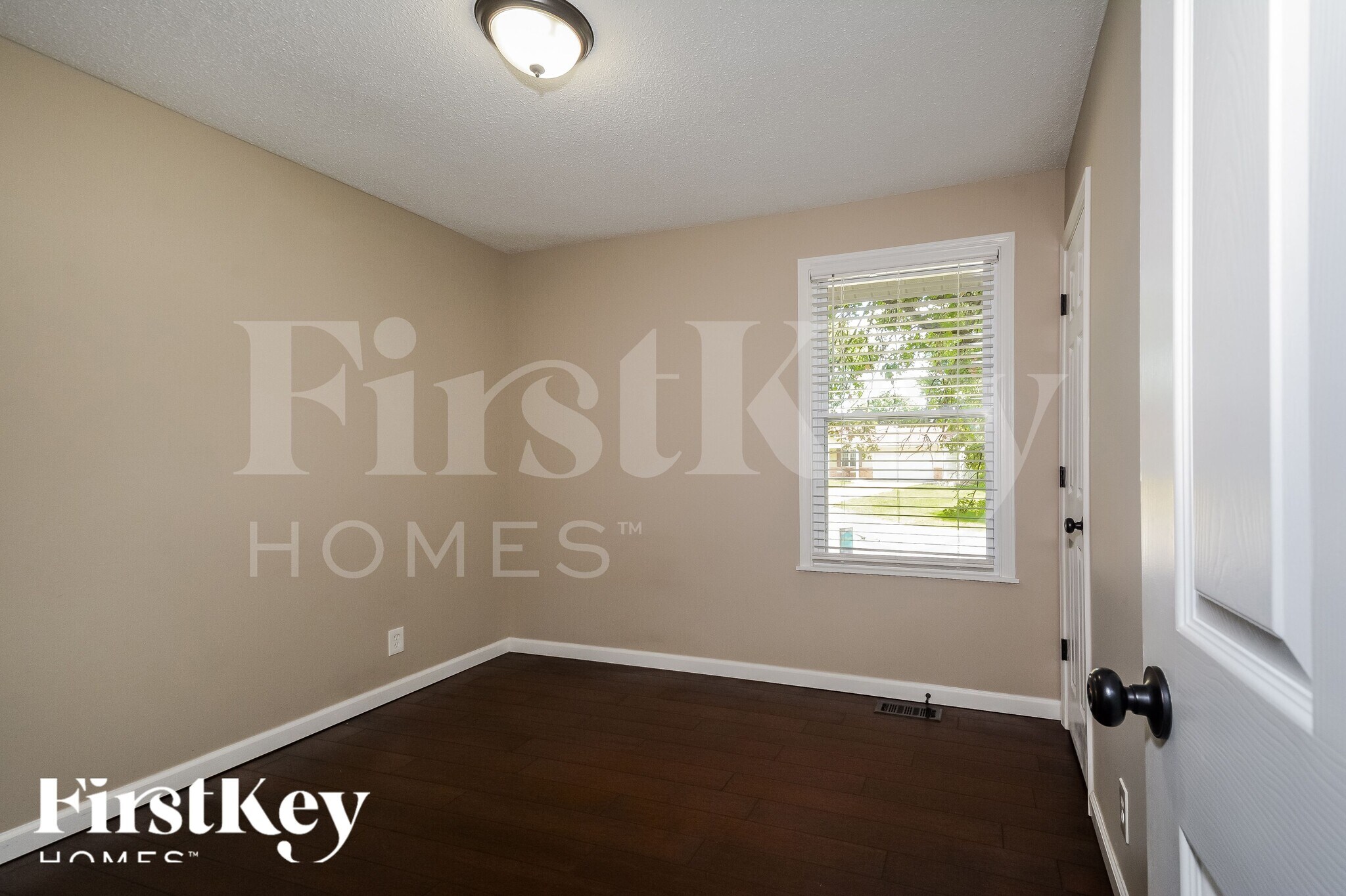 Building Photo - 3 Oak Point Ct